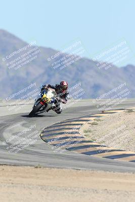 media/Oct-05-2025-CVMA (Sun) [[beeef4f201]]/Race 11-500-400(4)-350 Supersport/